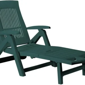 Grüne Liege aus Kunststoff für den Garten