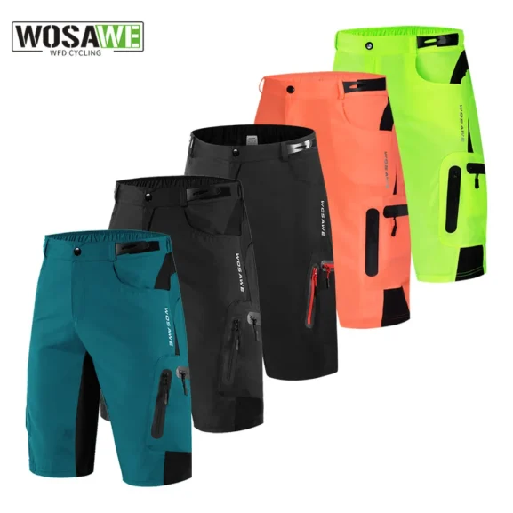 Fahrradshorts in verschiedenen Farben nebeneinander
