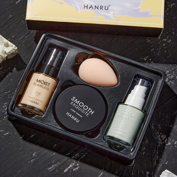 Hanru Make-up-Set mit Foundation und Puder.