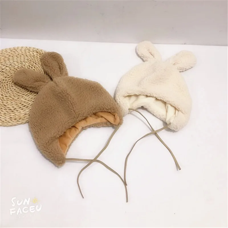 Kinder-Mütze mit Ohrenschutz und 3D-Motiv - obrazek 5