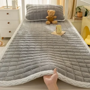 Weiche Matratzenauflage aus Polyester für das Bett
