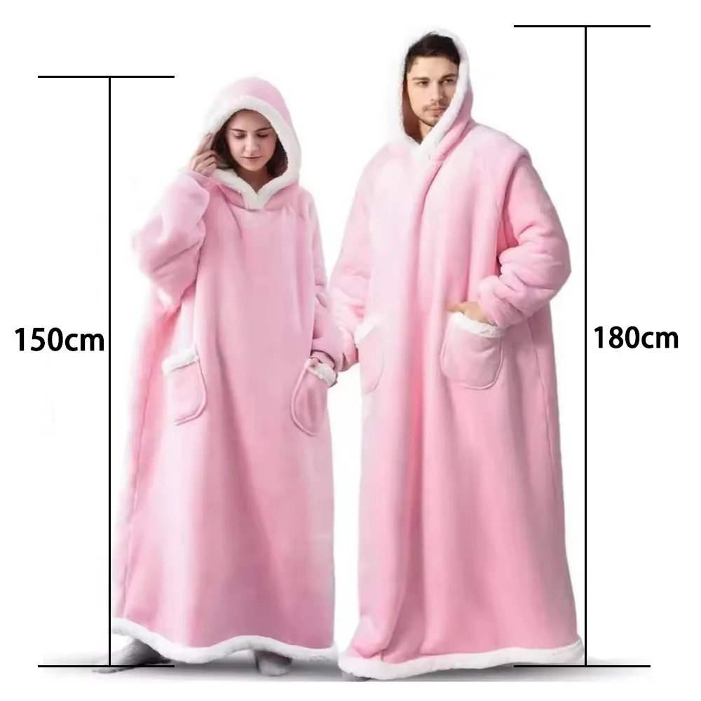 Oversize-Kuscheldecke mit Kapuze und großer Tasche