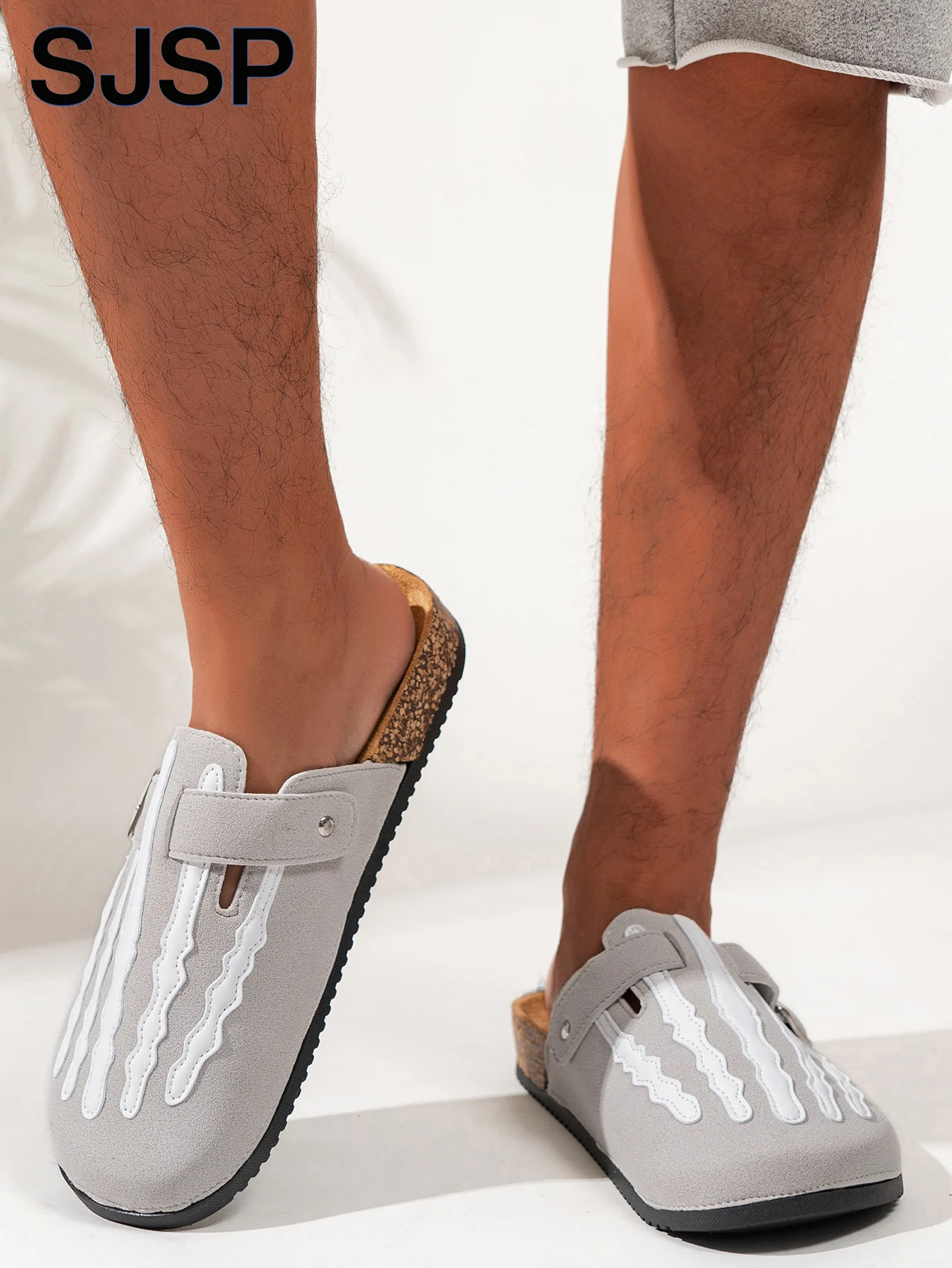 Herren-Sandalen mit Skelettmotiv und Schnalle – Bild 6