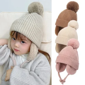 Kinder-Strickmütze mit Plüschfutter und Ohrenschutz